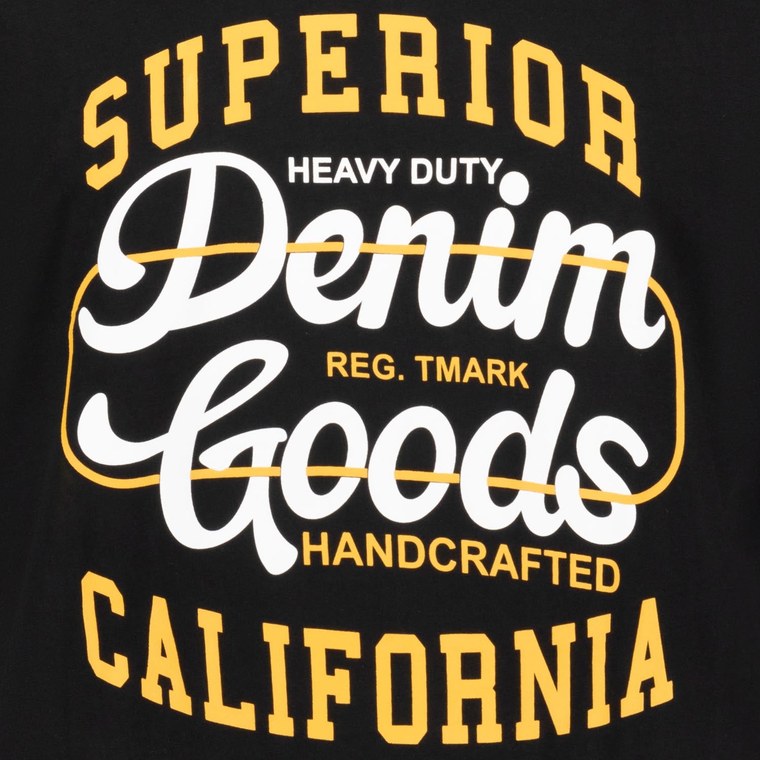 Detailansicht ADAMO Herren T-Shirt in Schwarz mit großem Print.