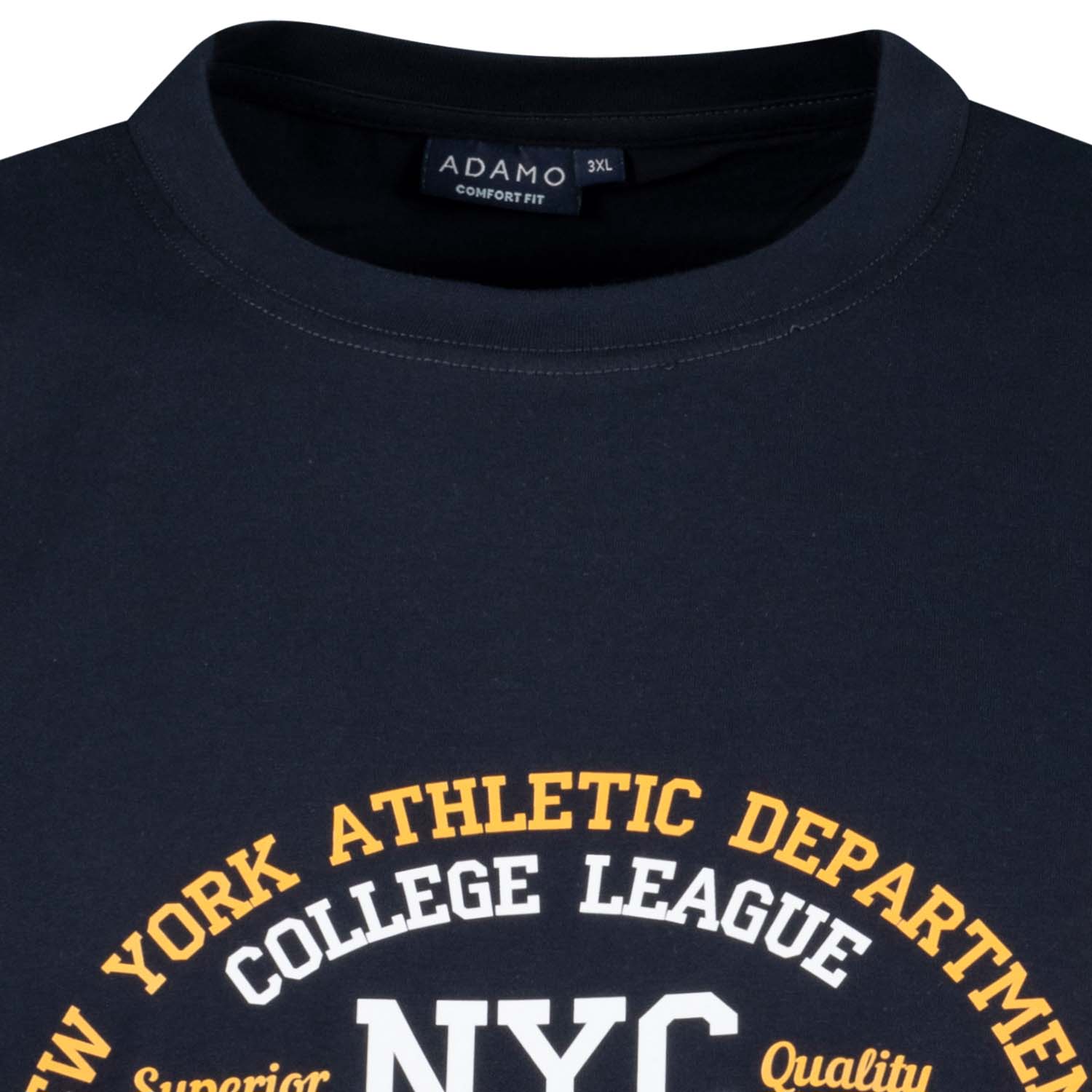 Detailansicht ADAMO Herren Kurzarmshirt in Navy mit Rundhalsausschnitt und großem Print.