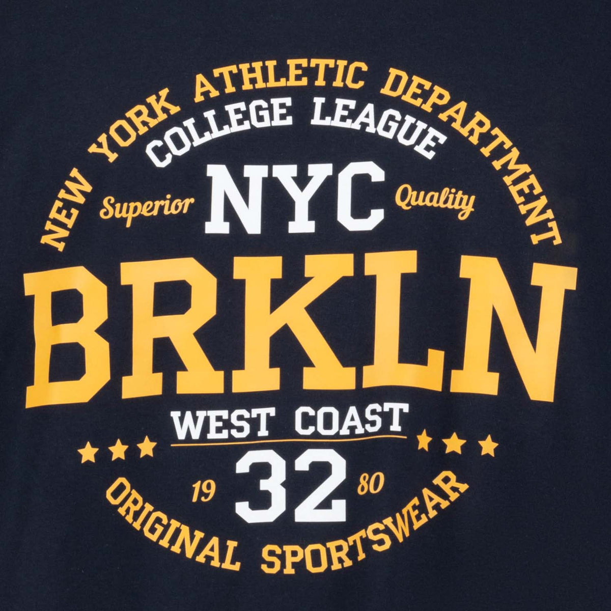 Detailansicht ADAMO Herren T-Shirt in Navy mit großem Print. 
