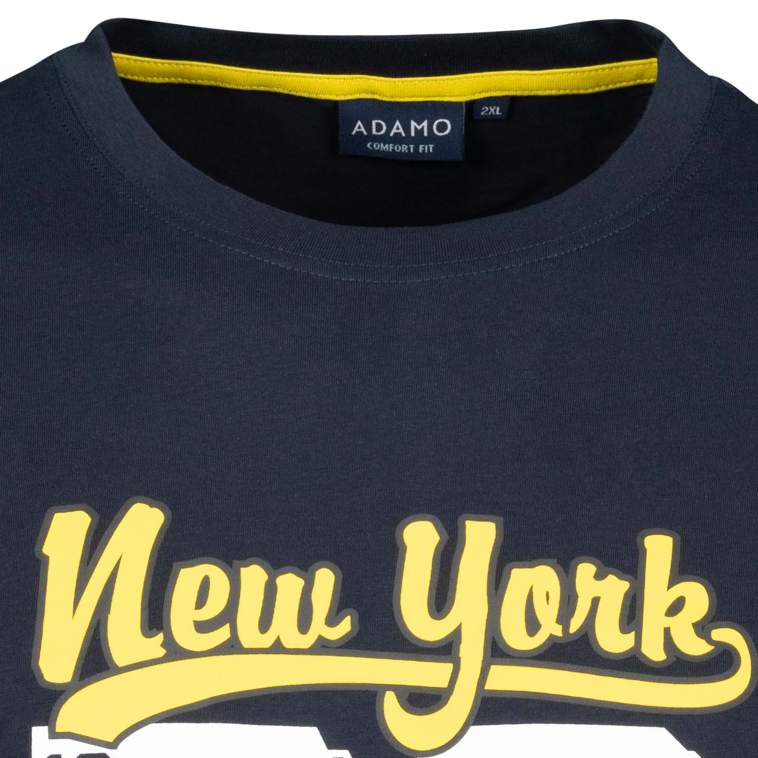 Detailansicht ADAMO Herren Kurzarmshirt in Navy mit Rundhalsausschnitt und großem Print.