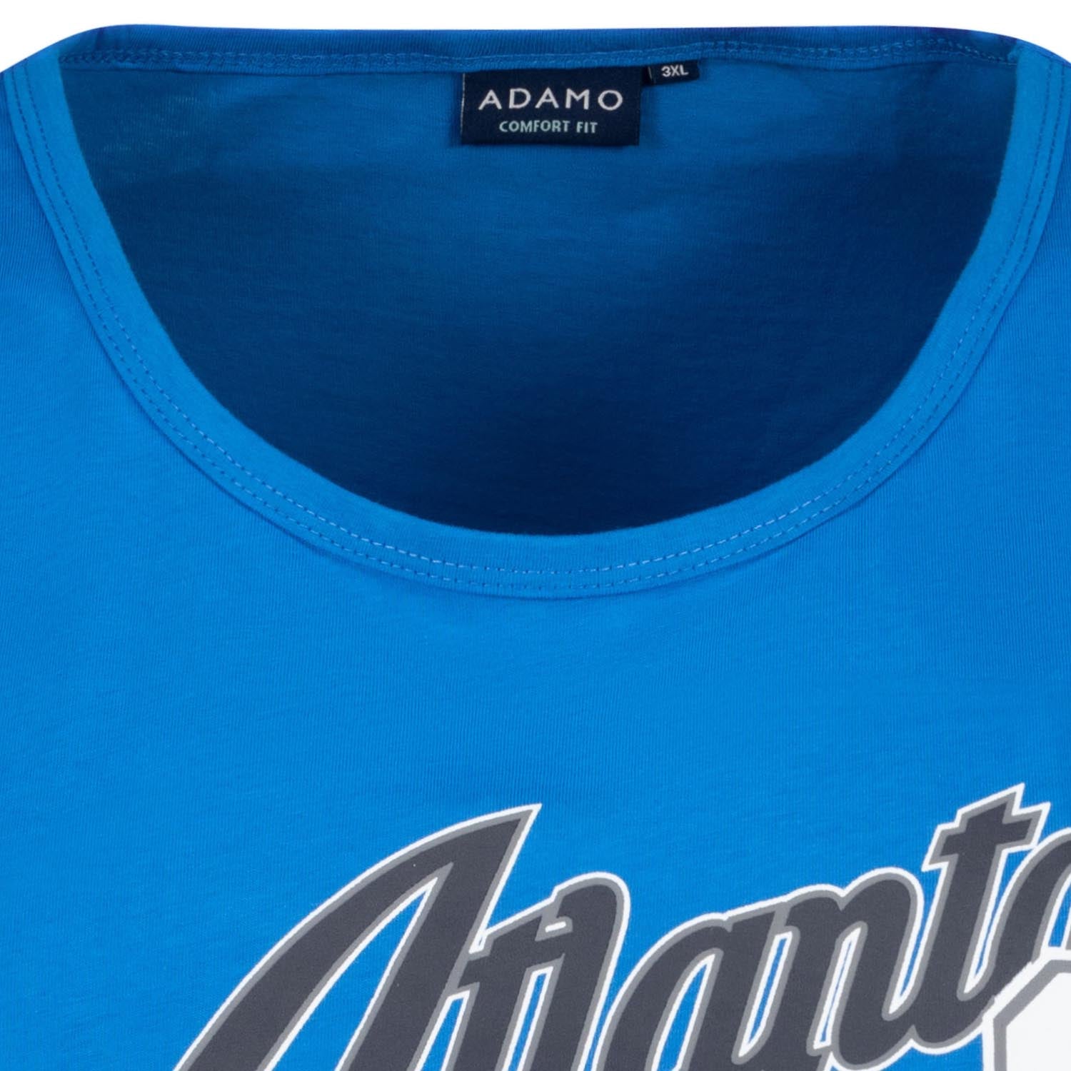 Detailansicht ADAMO Herren Muskelshirt in Azur mit Rundhalsausschnitt und großem Print.