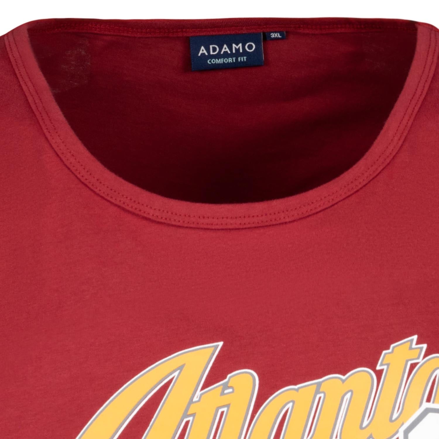 Detailansicht ADAMO Herren Muskelshirt in Weinrot mit Rundhalsausschnitt und großem Print.