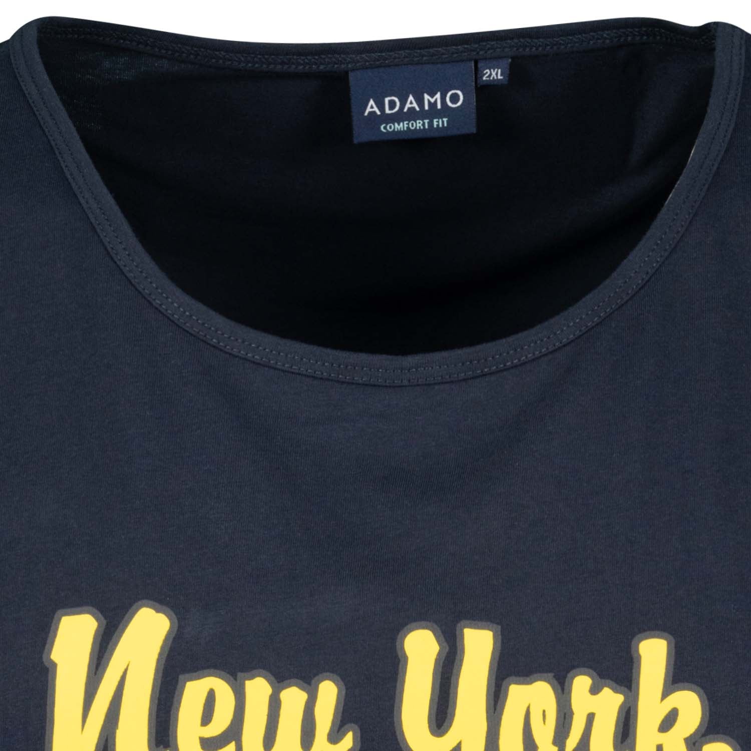 Detailansicht ADAMO Herren Tank Top navy mit Rundhalsausschnitt und großem Print.