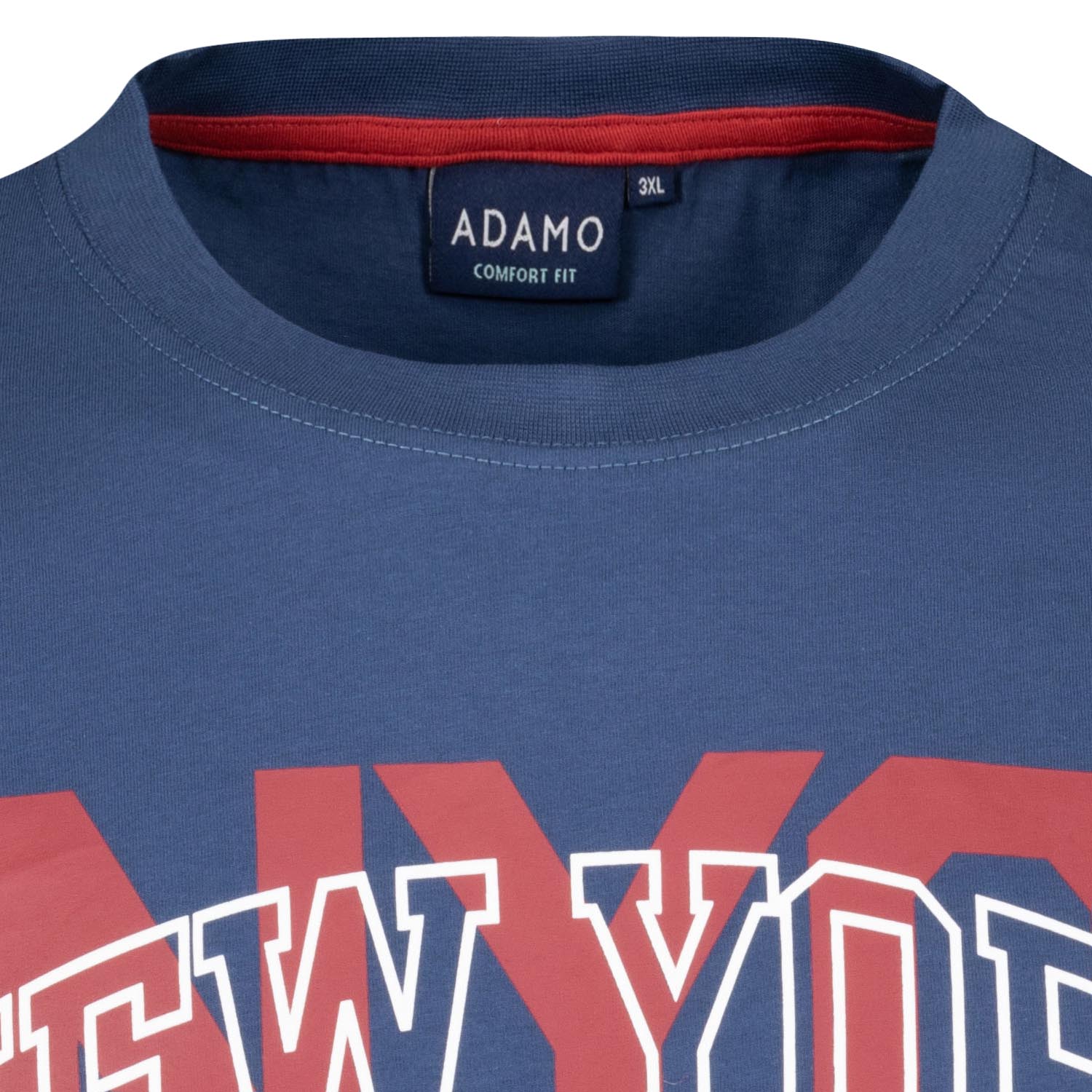 Detailansicht ADAMO Herren Kurzarmshirt in Admiral mit Rundhalsausschnitt und großem Print.