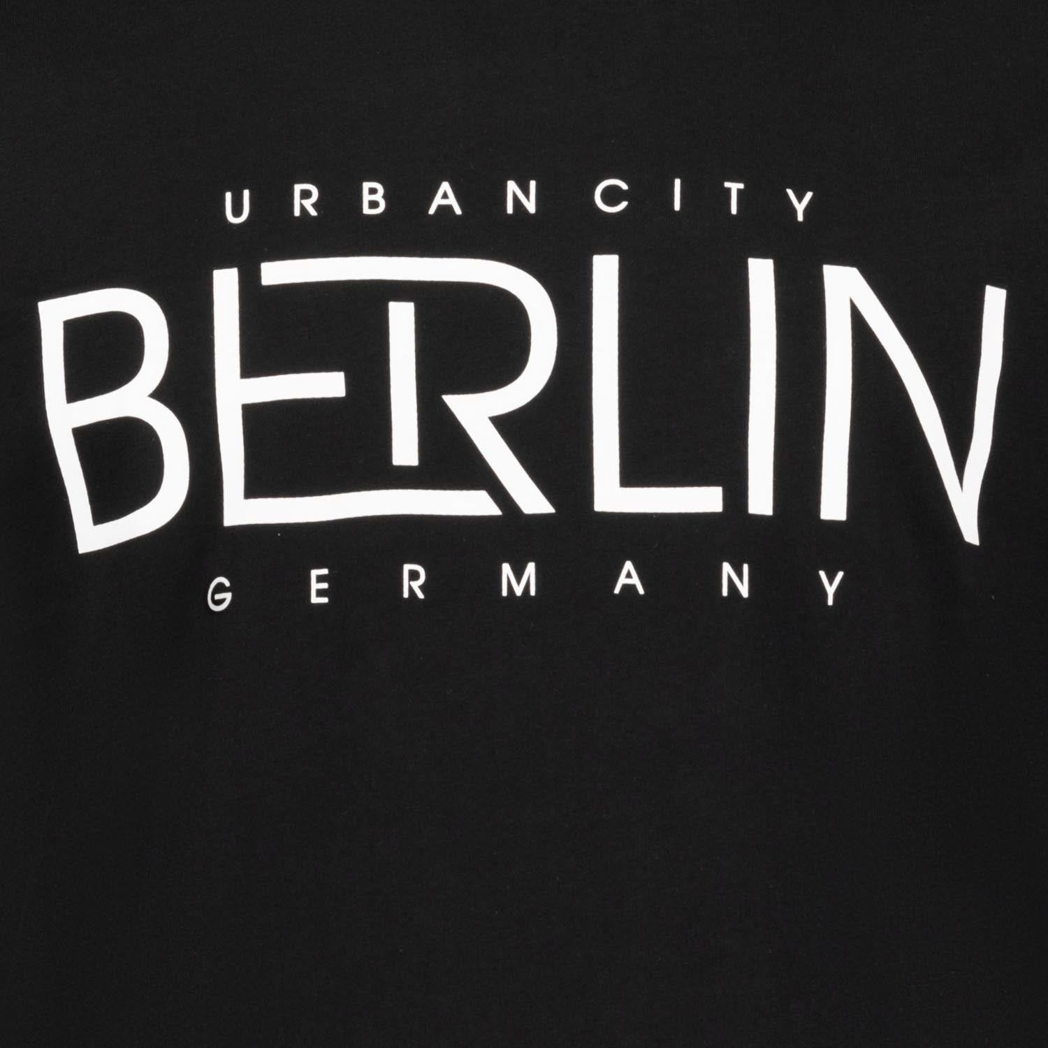 Detailansicht ADAMO Herren T-Shirt in Schwarz mit großem Print. 